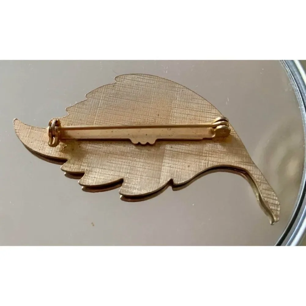 ‎Vintage gold fall leaf pin brooch